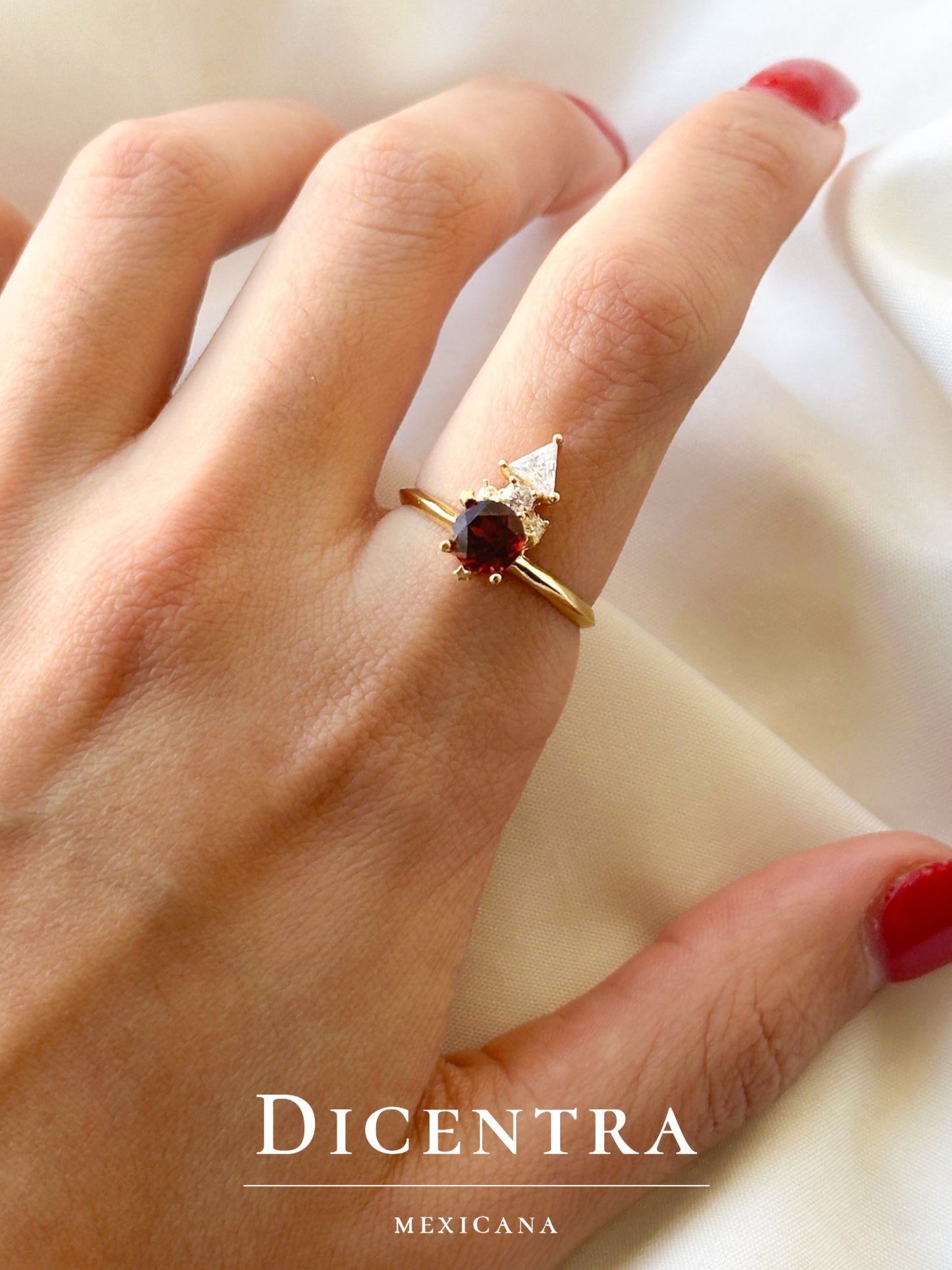 Anillo Kamra Granate