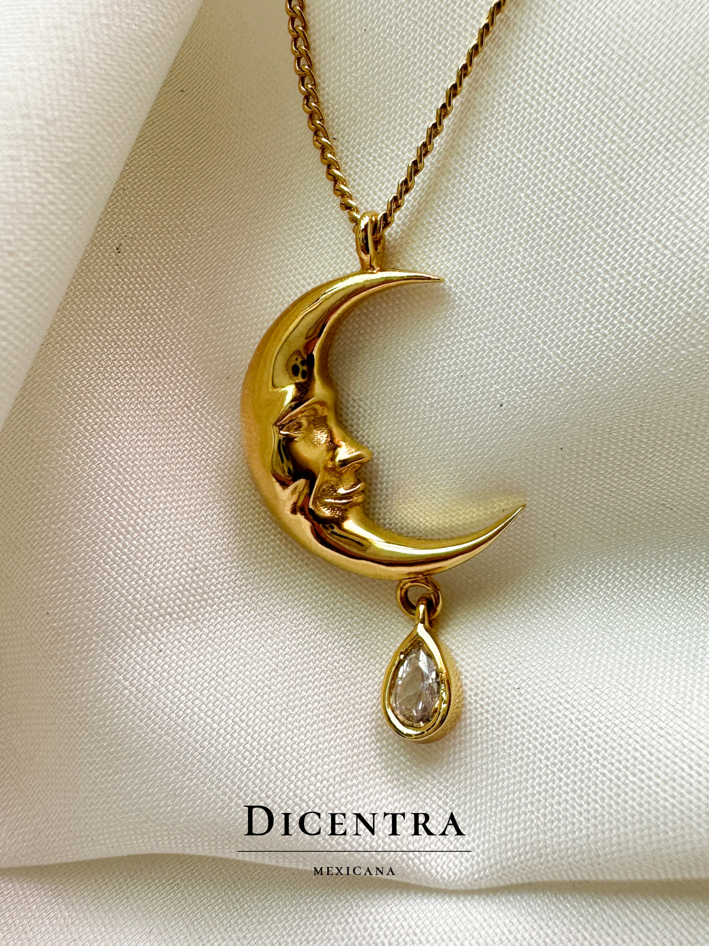 Collar lágrima de Luna